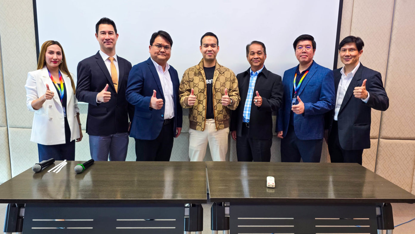 Glasstech x Tip Smart Auto Glass !! ประกันยุคใหม่ ใส่ใจลูกค้า